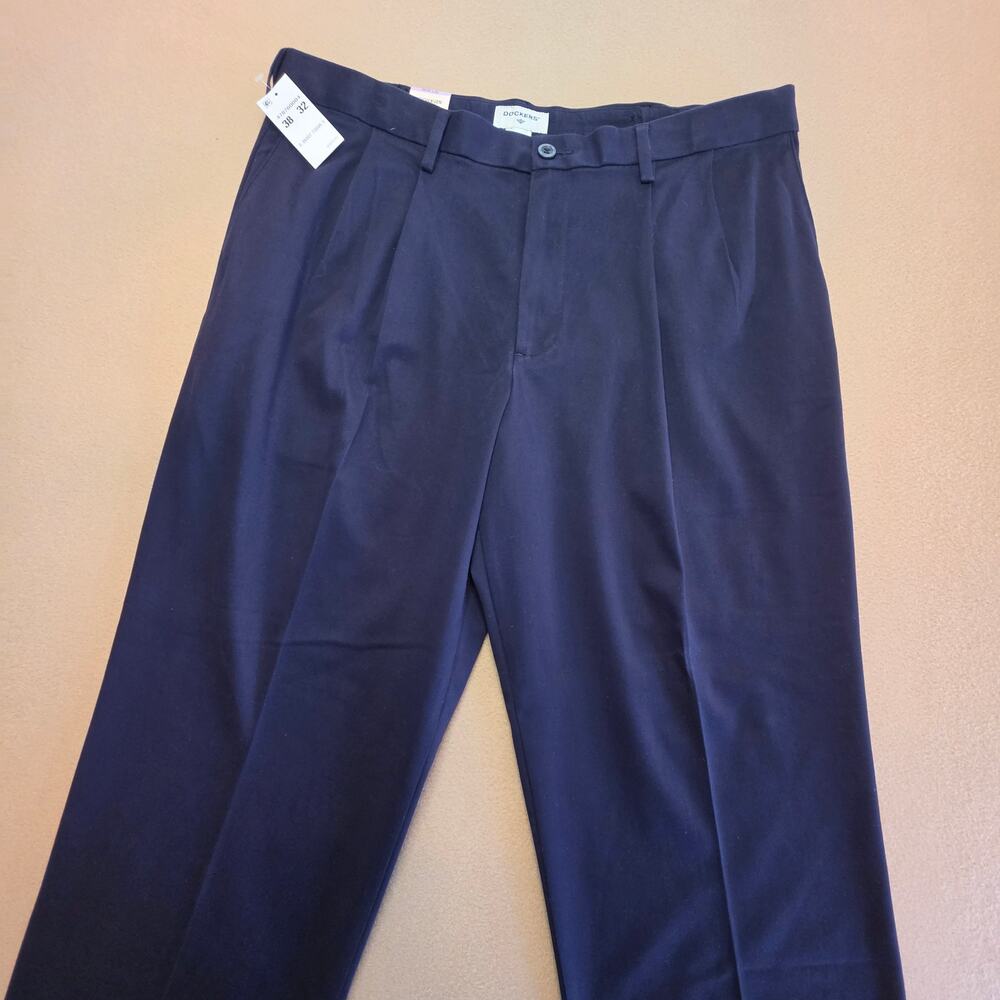 Dockers Best Pressed Pleated Comfort Relaxed Fit Stretch Pants Navy Sz 38x32 NWT - Picture 2 of 8